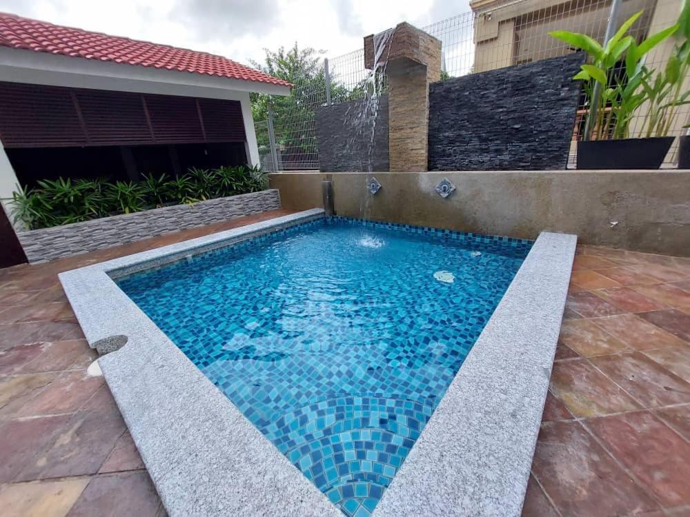 Christee Suites Hotel Malacca Eksteriør bilde