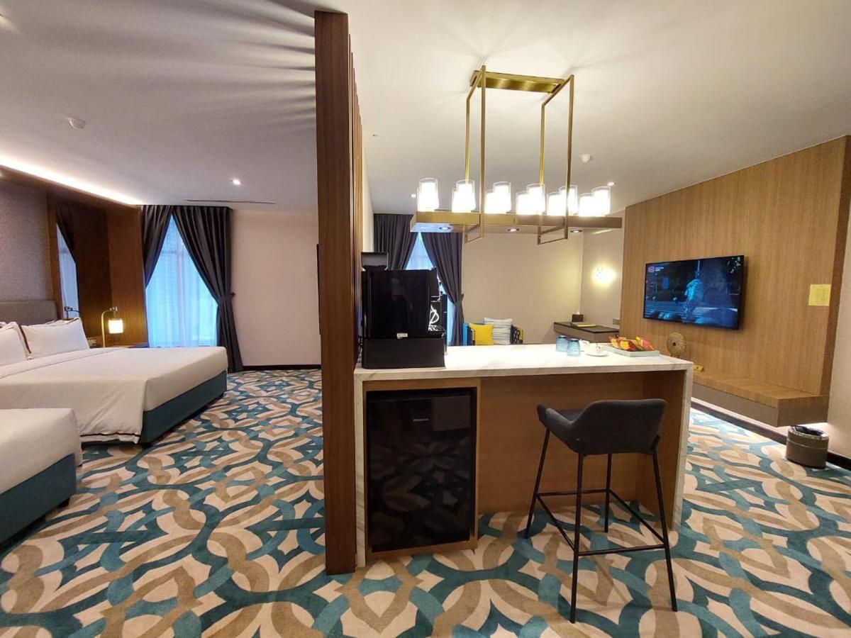 Christee Suites Hotel Malacca Eksteriør bilde