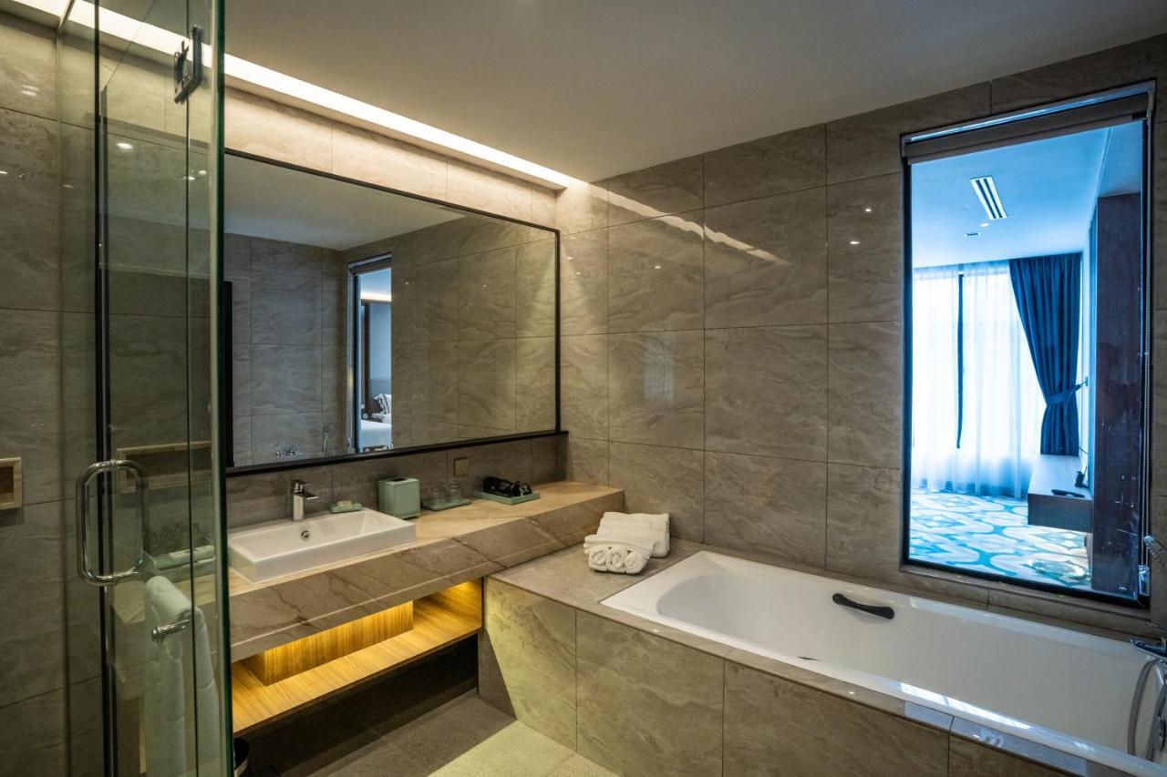 Christee Suites Hotel Malacca Eksteriør bilde