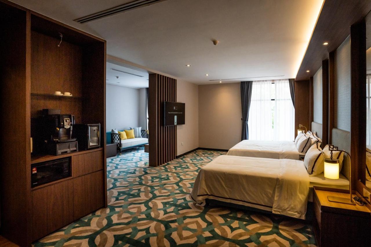 Christee Suites Hotel Malacca Eksteriør bilde
